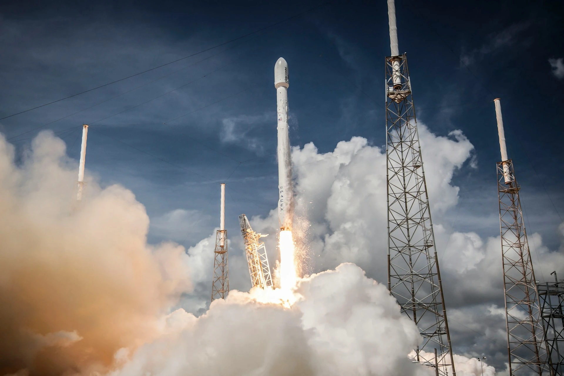 SpaceX invierà 5 missioni non equipaggiate su Marte in due anni