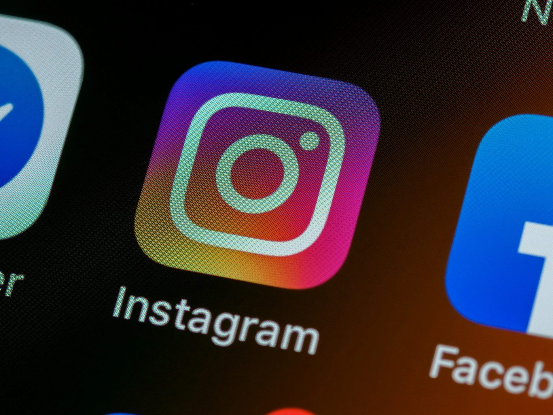 Meta licenzia dipendenti in vari dipartimenti, tra cui Instagram e WhatsApp