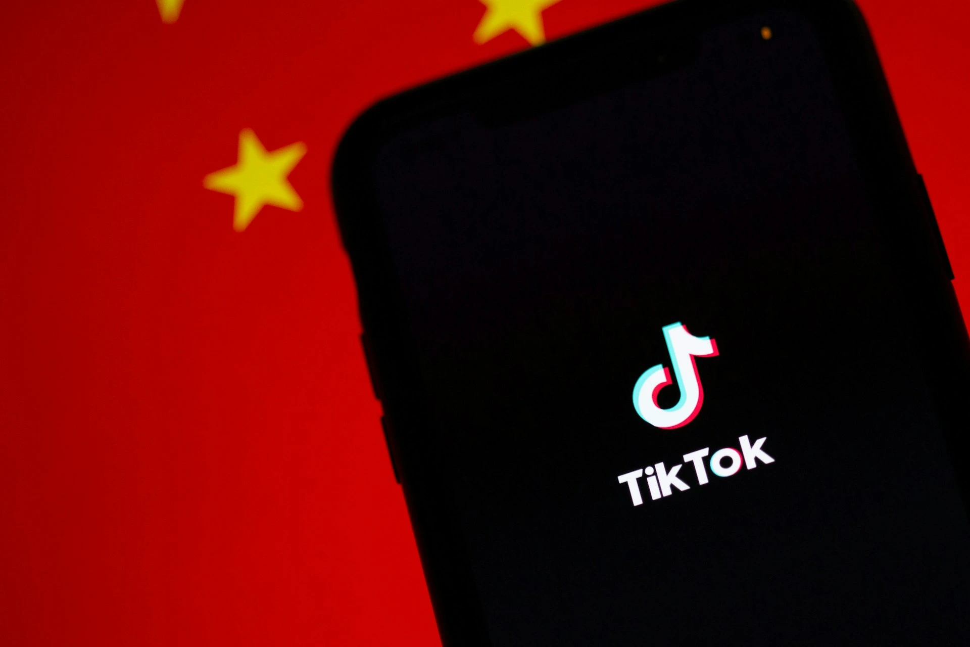 Il Fondatore di TikTok è Ora l’Uomo più Ricco della Cina