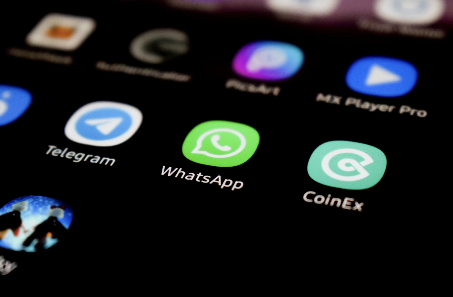 Il Malware PixPirate Sfrutta WhatsApp per Ingannare gli Utenti e Rubare Dati Finanziari