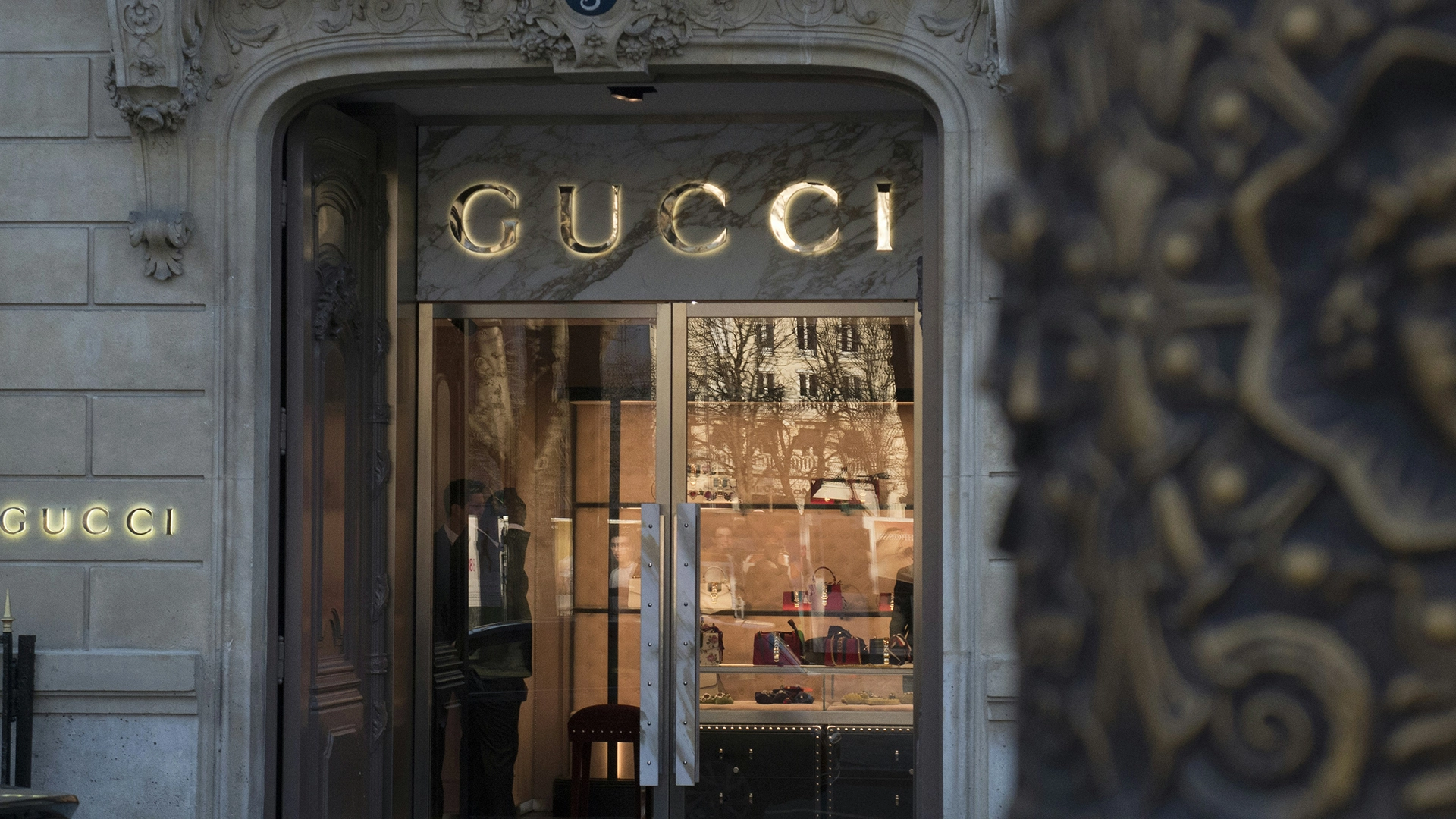 Gli Hacker Rivelano Milioni di Dati Violati di Gucci e Balenciaga